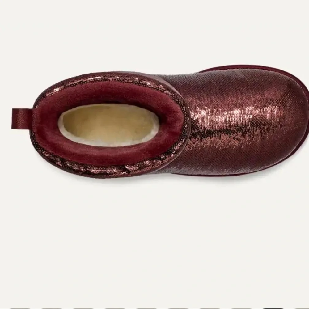 UGG Classic Mini Mirror Ball NWOT Size 6 Maroon/ Wild Grape